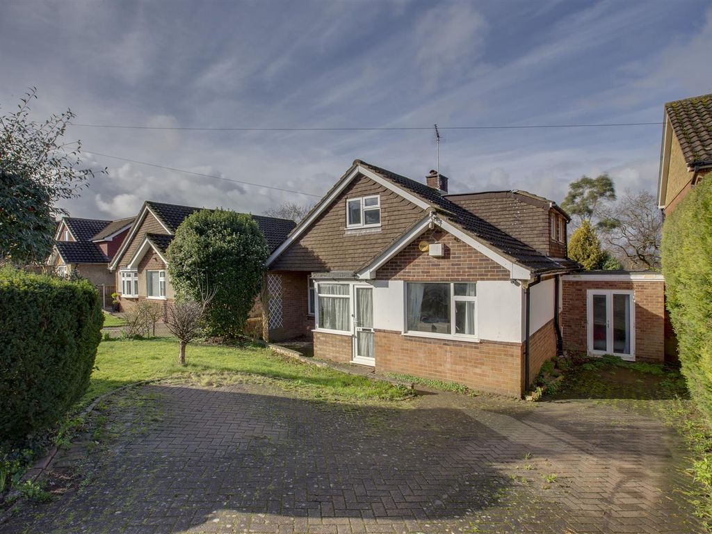 4 bed detached bungalow for sale in Carver Hill Road, High HP11
