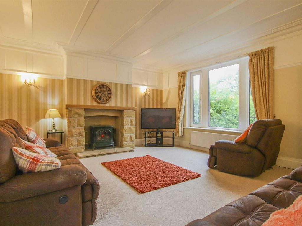 3 bed end terrace house for sale in Jubilee Street, Briercliffe