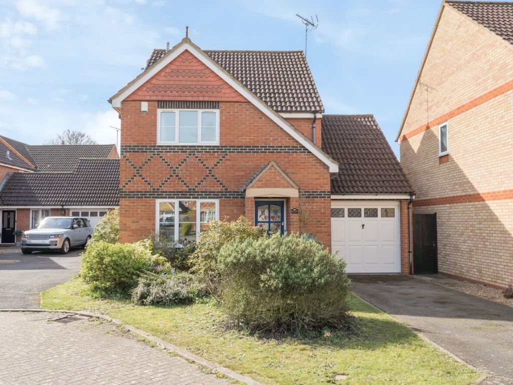 3 bed detached house for sale in Deep Spinney, Biddenham, Bedford MK40, £425,000 Zoopla