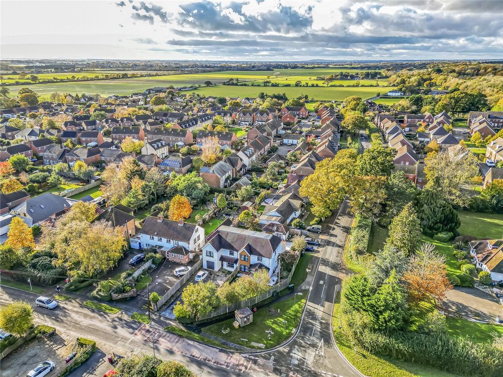 4 bed semidetached house for sale in Salthill Road, Fishbourne