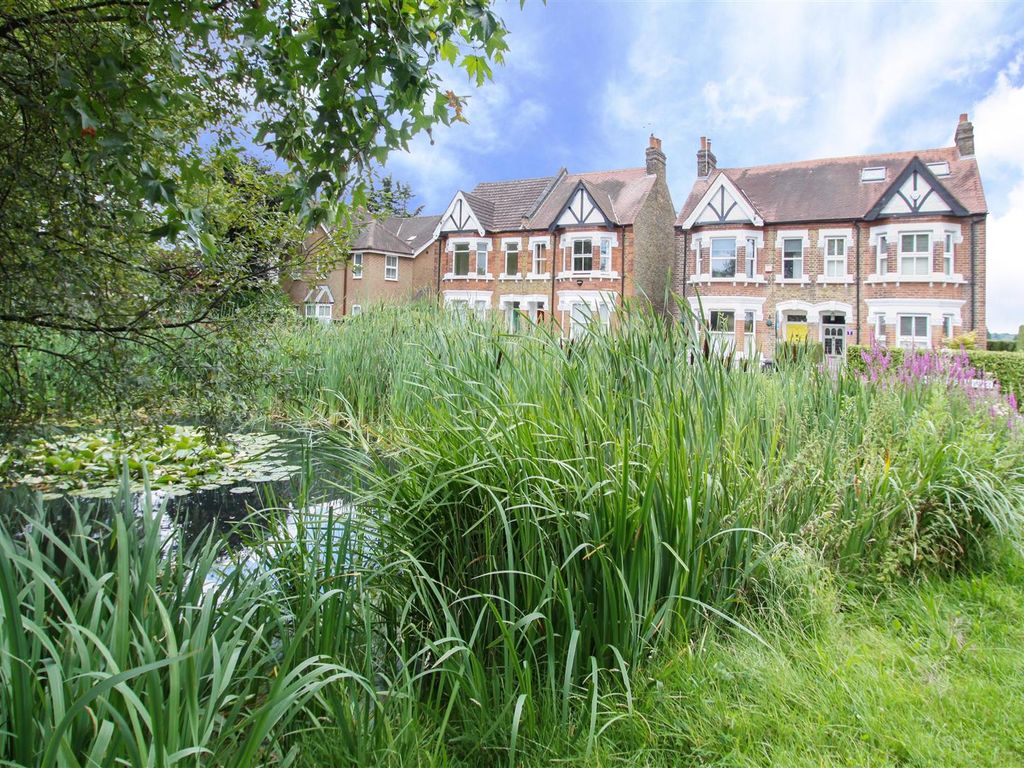 3 bed semidetached house for sale in West Common Road, Uxbridge UB8, £