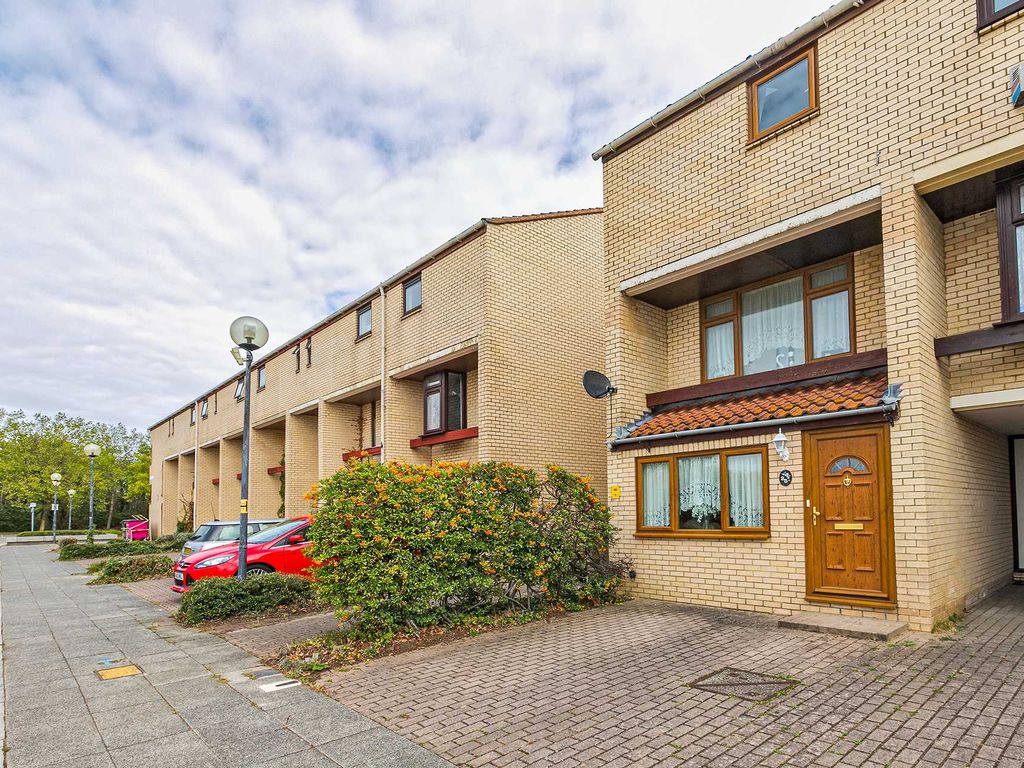 4 bed end terrace house for sale in North Eleventh Street, Central