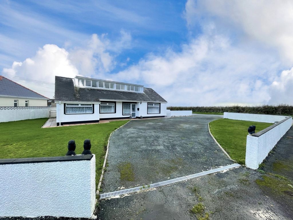 6 bed bungalow for sale in Haven Road, Haverfordwest SA61, £345,000