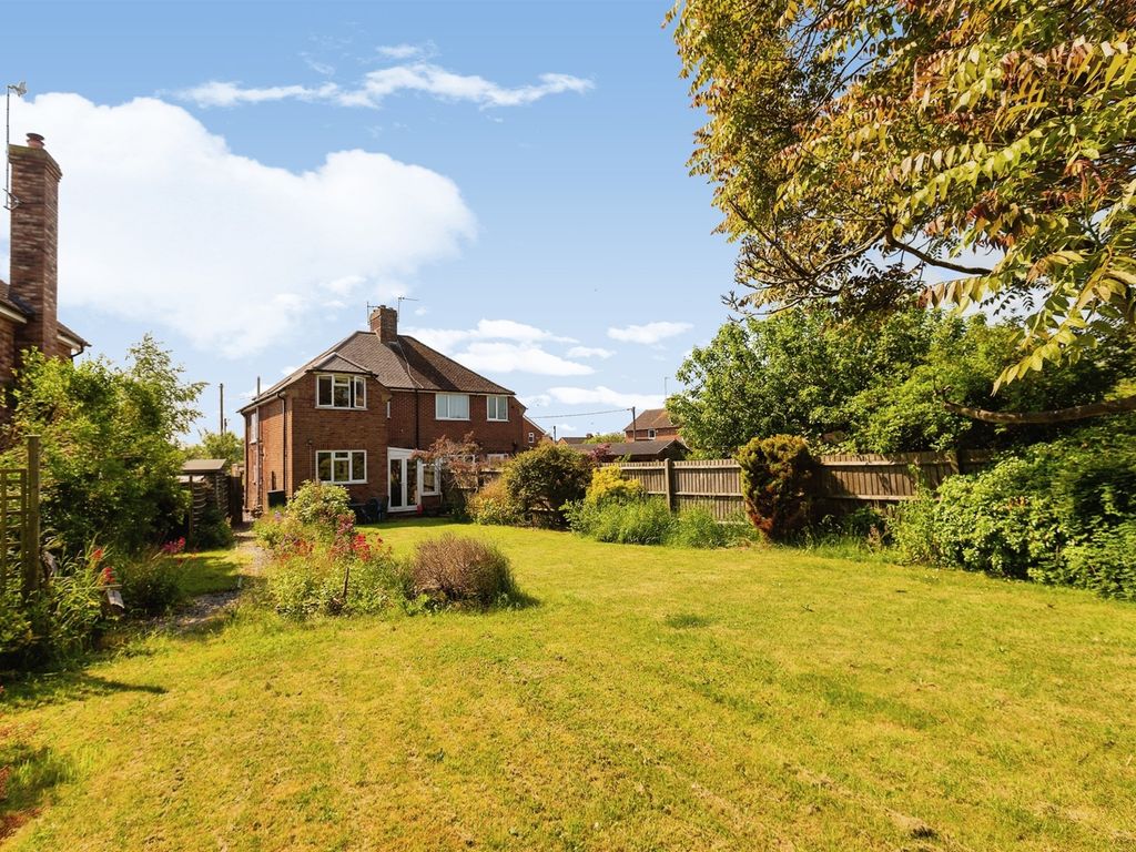 3 bed semidetached house for sale in Grendon Way, Bierton, Aylesbury