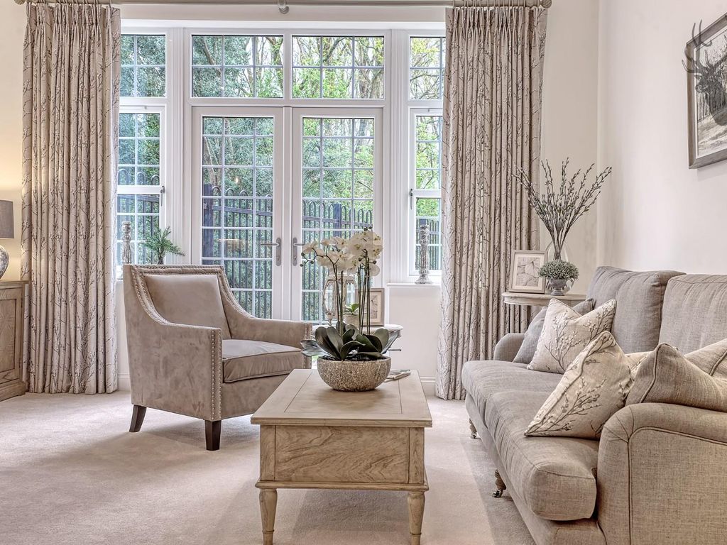 New home, 2 bed flat for sale in Lambourne Road, Chigwell IG7, £550,000