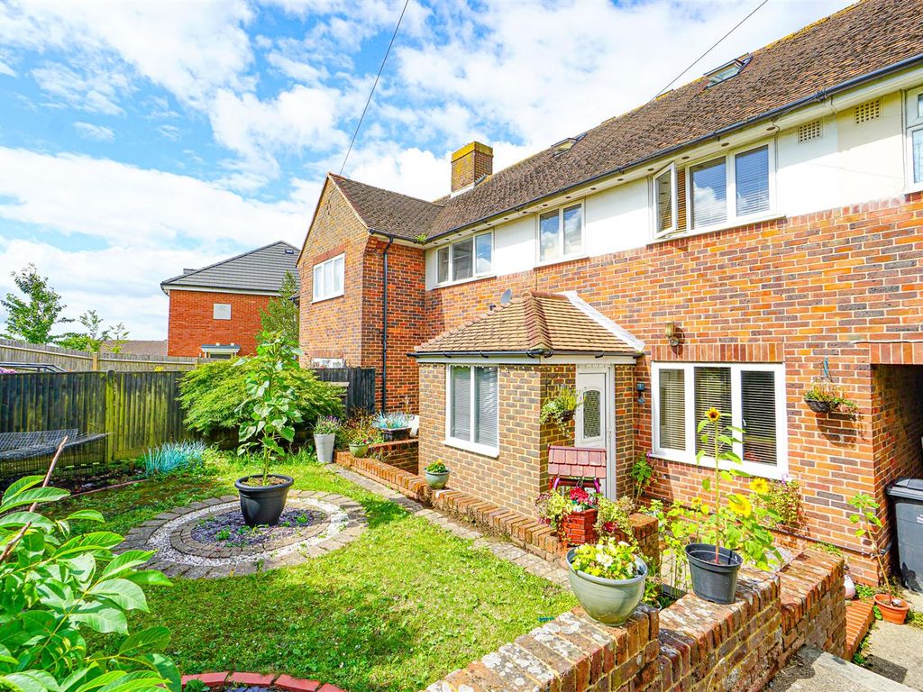 4 bed terraced house for sale in Rye Road, Hastings TN35, £325,000 Zoopla