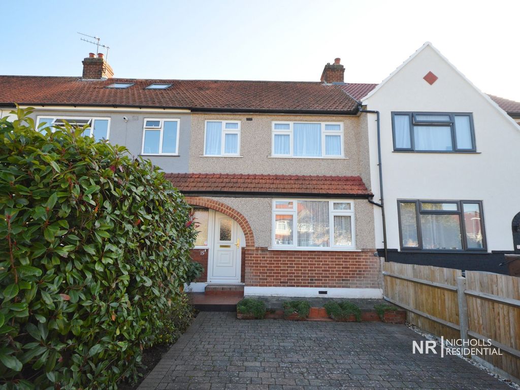 3 bed terraced house for sale in Mansfield Road, Chessington, Surrey