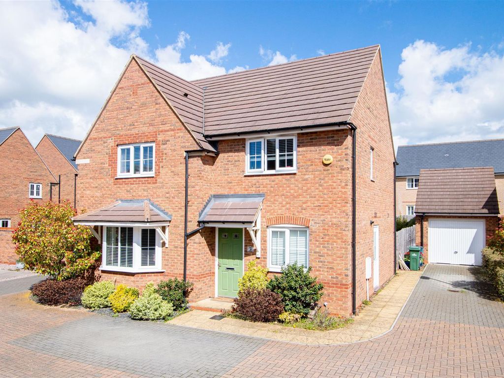 4 bed detached house to rent in Ark Royal, Brooklands, Milton Keynes