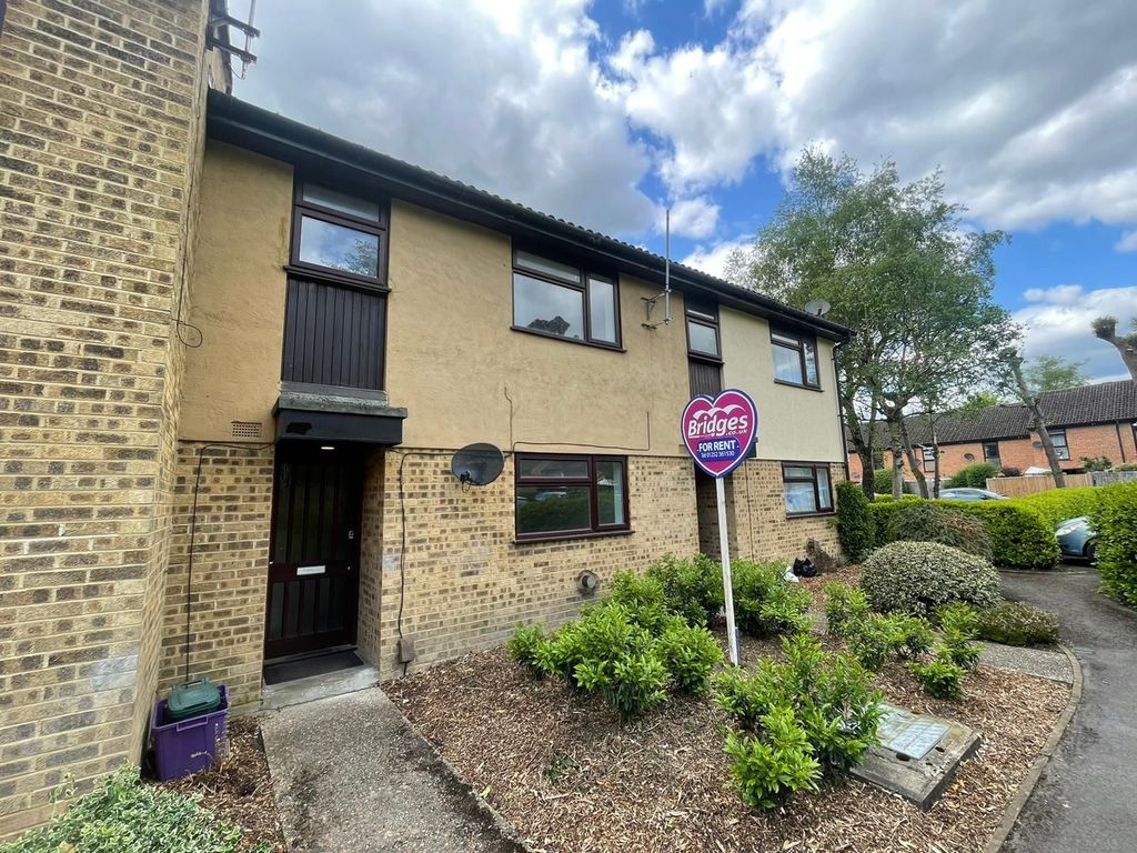 1 bed to rent in Northcote Road, Ash Vale, Aldershot GU12, £