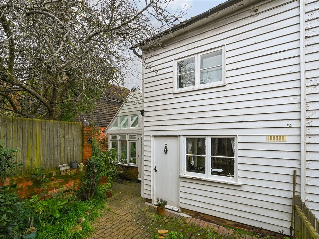 3 bed property for sale in Theatre Square, Tenterden TN30, £375,000