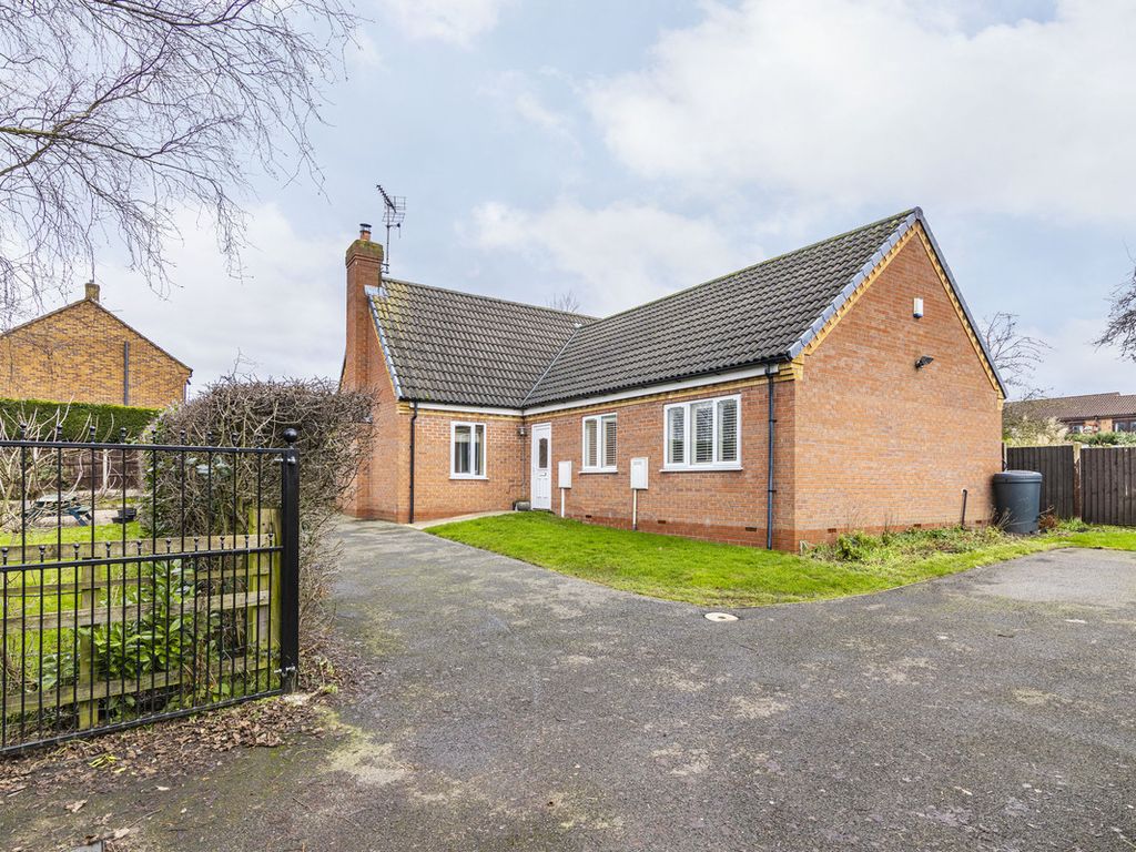 4 bed detached bungalow for sale in Sedgwick Street, Jacksdale NG16, £