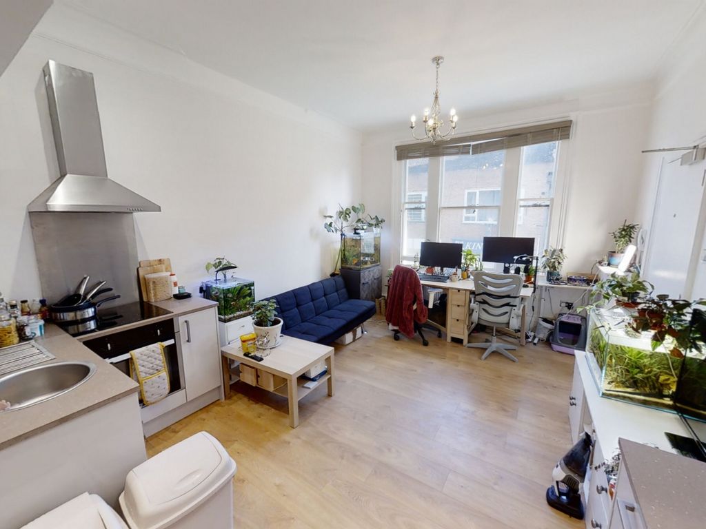 1 bed flat to rent in High Street, Bramley GU5 Zoopla