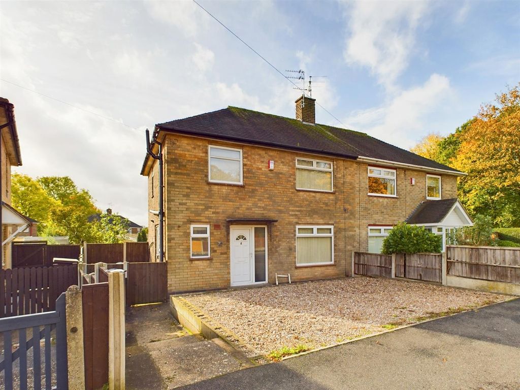 3 bed semidetached house to rent in Sunninghill Drive, Clifton