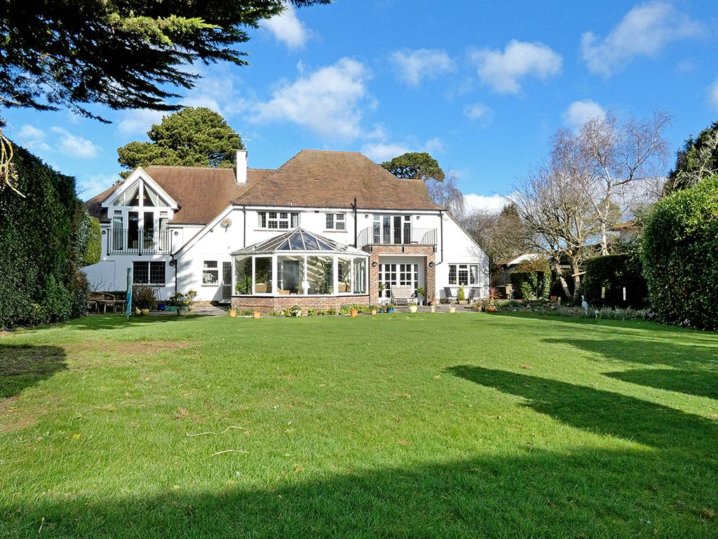 5 bed detached house for sale in Manor Way, Aldwick Bay Estate, Bognor