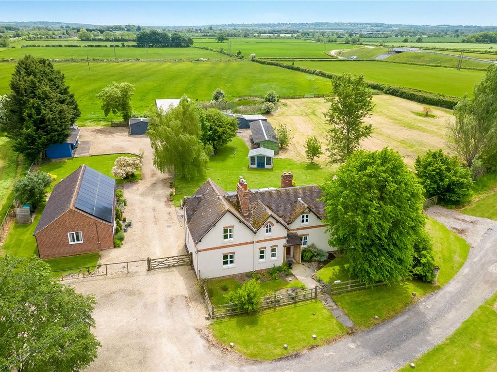 5 bed detached house for sale in Charlton On Otmoor, Kidlington