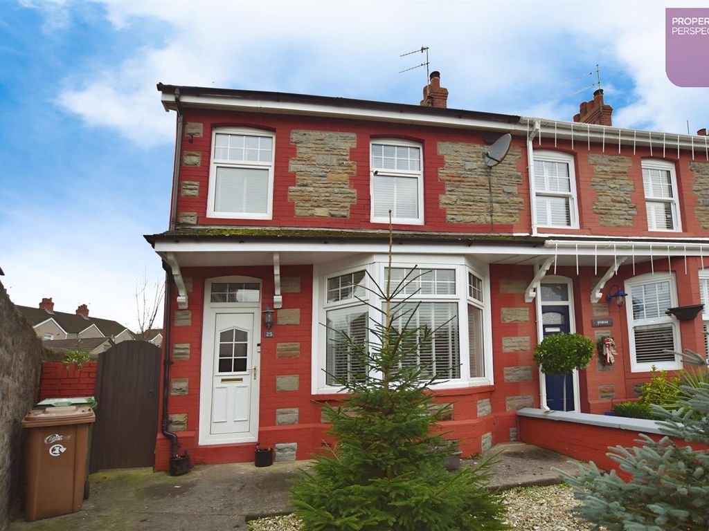 3 bed end terrace house for sale in Hall Street, Blackwood NP12, £