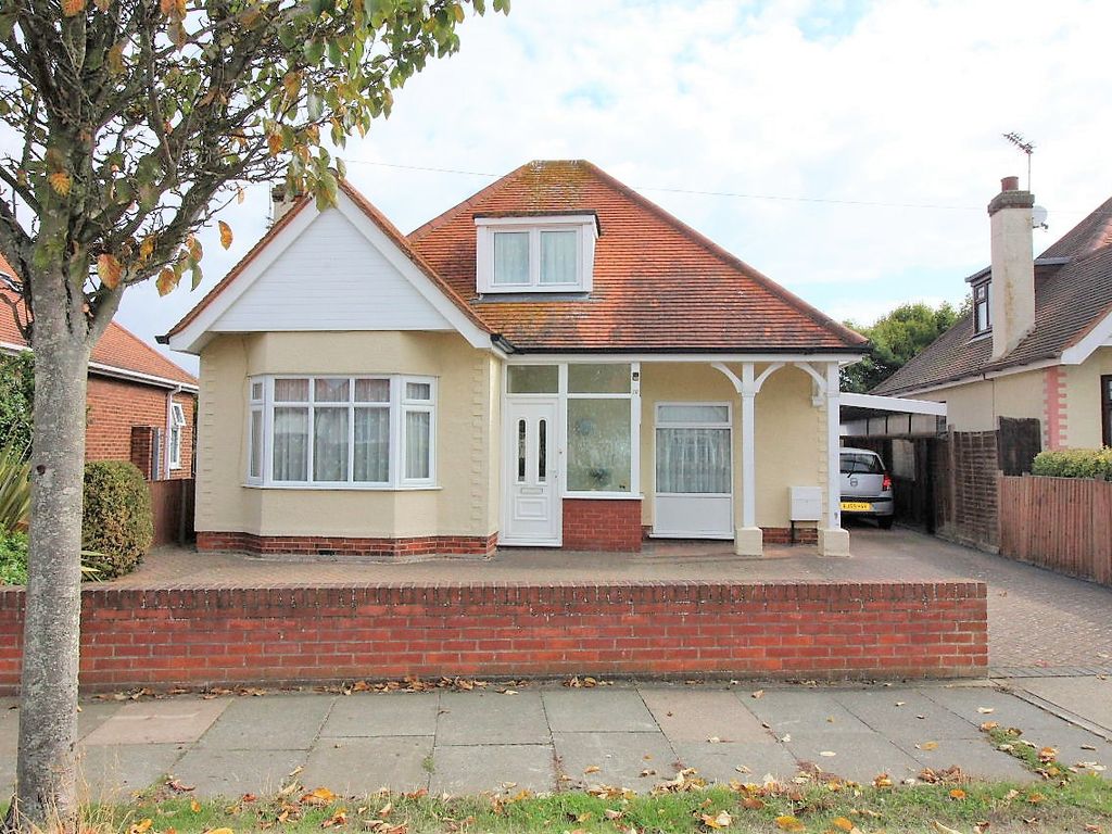 3 bed detached house for sale in York Road, Holland On Sea, Clacton On