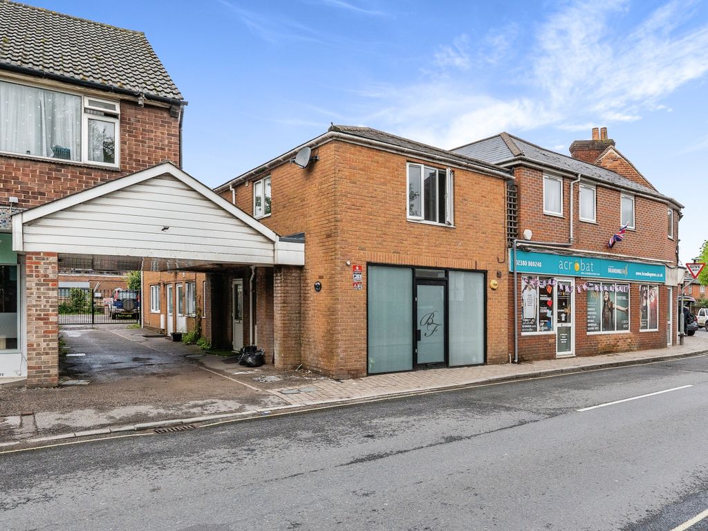 2 bed flat for sale in Eling Lane, Totton, Southampton, Hampshire SO40