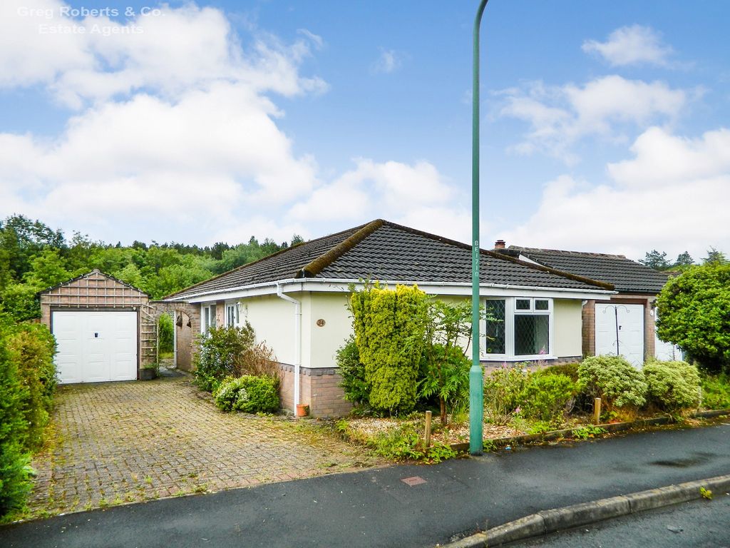 3 bed detached bungalow for sale in Bryn Rhosyn, Tredegar, Blaenau