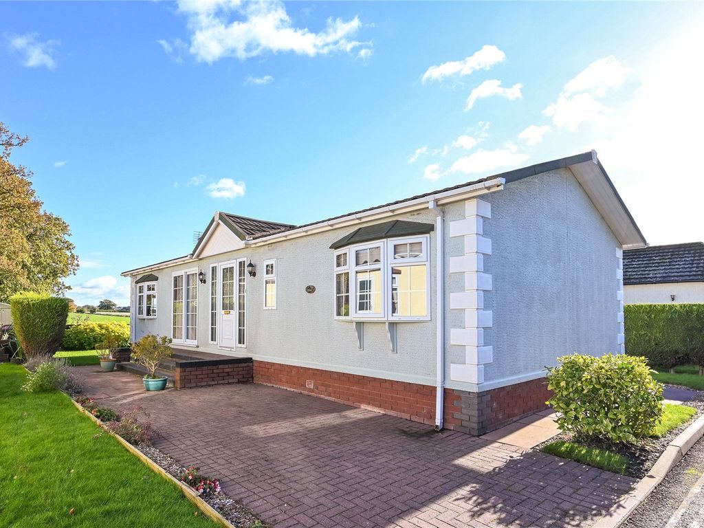 2 bed bungalow for sale in Newport Road, Albrighton, Wolverhampton