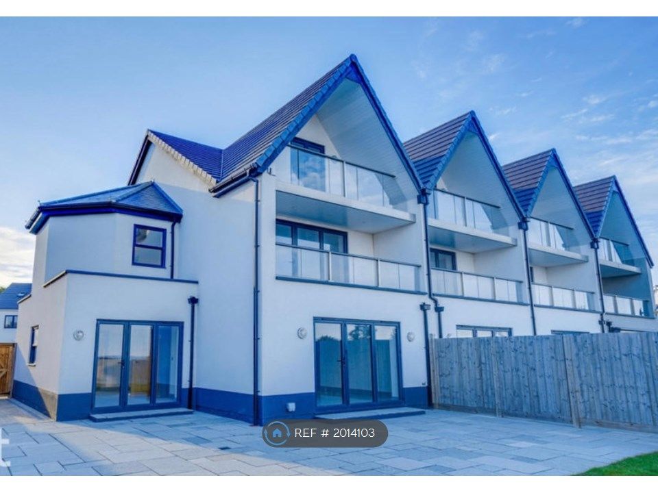 6 bed detached house to rent in East Terrace, Walton On The Naze CO14