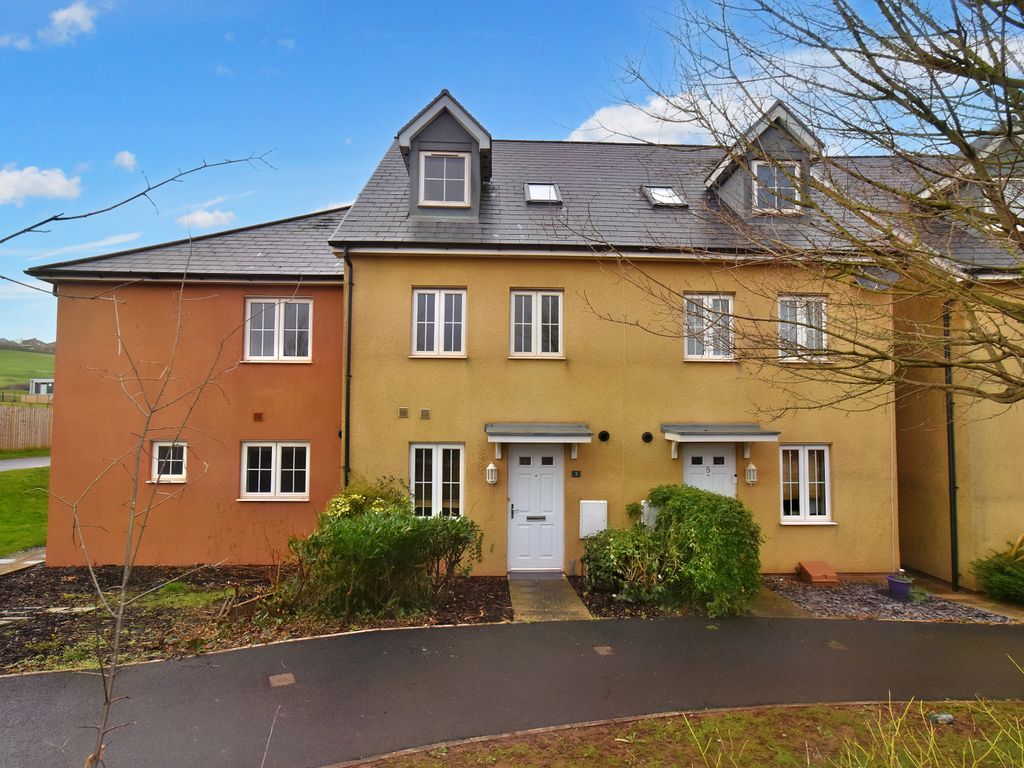 3 bed terraced house to rent in Hawkins Road, Exeter EX1 Zoopla