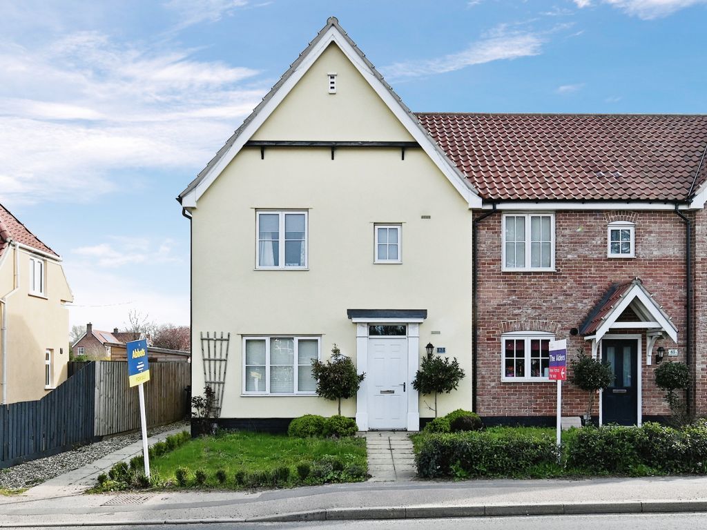 3 bed end terrace house for sale in Silfield Road, Wymondham, Norfolk