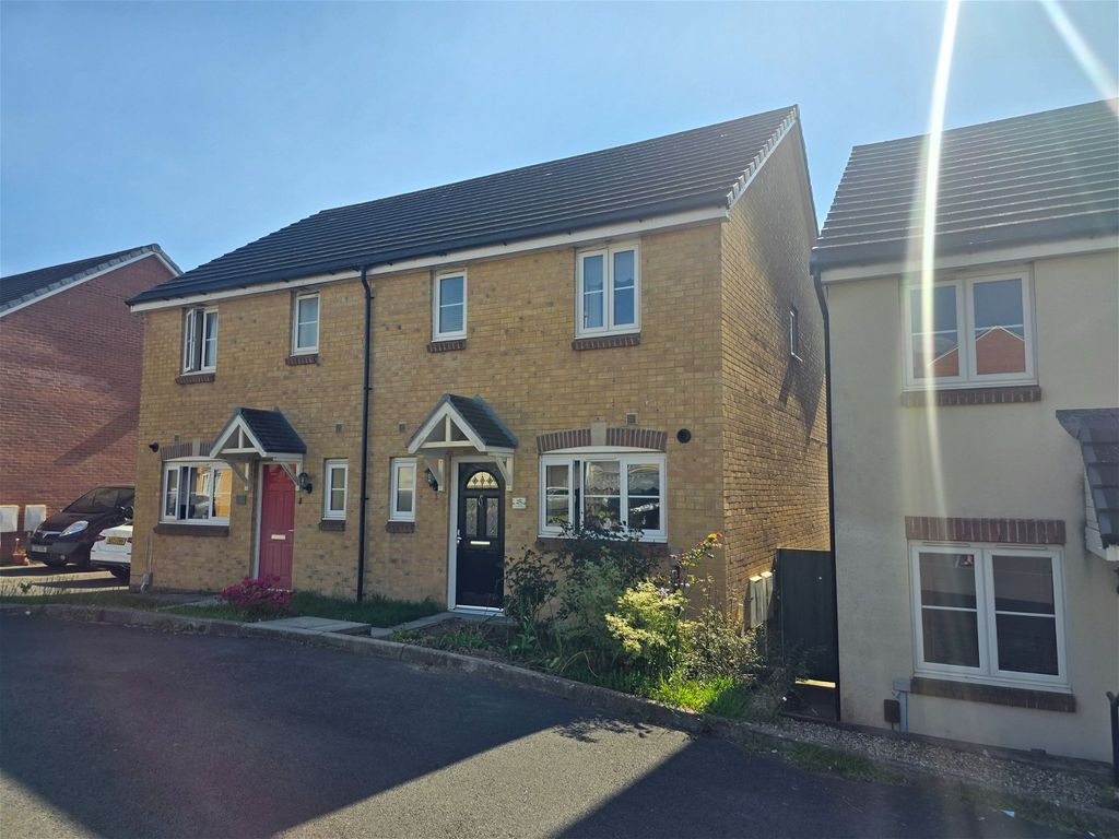 3 bed semidetached house for sale in Emily Fields, Birchgrove, Swansea