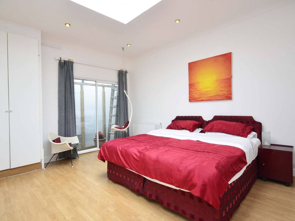 3 bed property for sale in Hermit Place, Kilburn, London NW6, £850,000