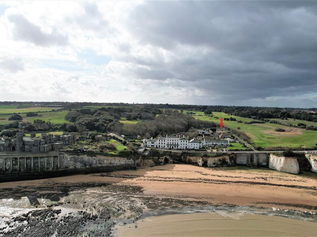 5 bed detached house for sale in Holland Close, Broadstairs CT10 Zoopla