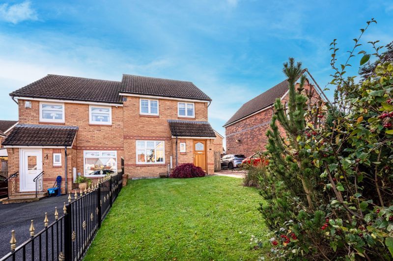 3 bed semidetached house for sale in Lammermuir Way, Chapelhall