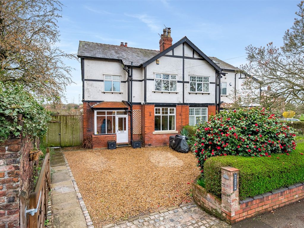 3 bed semidetached house for sale in Station Road, Dunham Massey