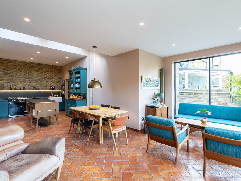 4 bed semidetached house for sale in Rosendale Road, West Dulwich