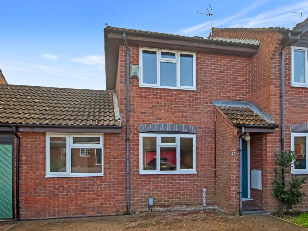 3 bed terraced house for sale in Drake Road, Willesborough, Ashford