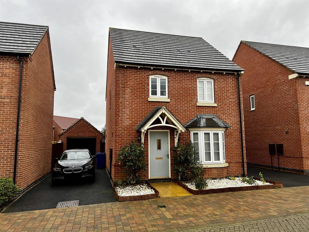 3 bed detached house for sale in Vernon Way, Banbury OX16, £385,000