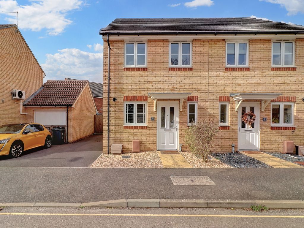 2 bed semidetached house for sale in Pipits Close, Havant PO9 Zoopla
