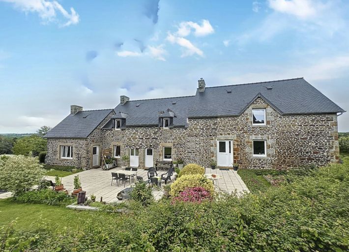 5 bed detached house for sale in SaintHilaireDuHarcouet, Basse