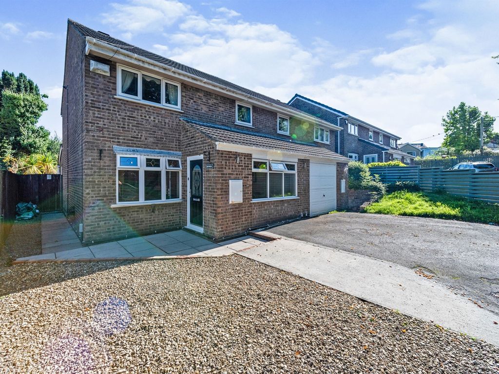 3 bed semidetached house for sale in Glanymor Park Drive, Loughor