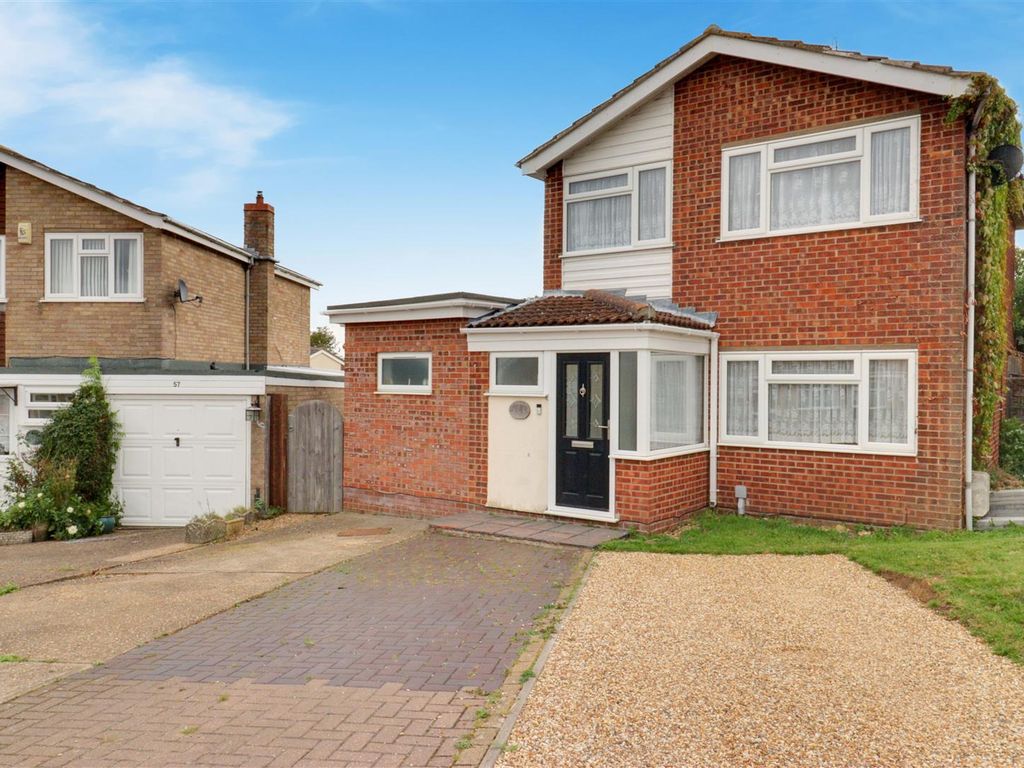 4 bed detached house for sale in Dugmore Avenue, KirbyLeSoken, FrintonOnSea CO13, £375,000