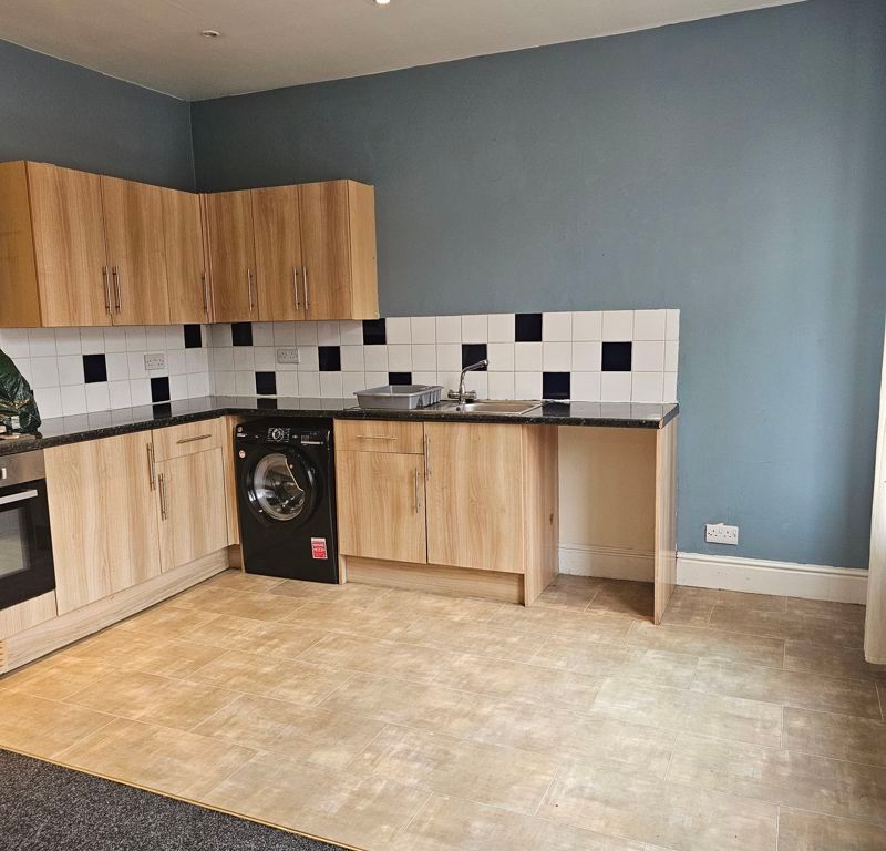 1 bed flat to rent in Conway Road, Colwyn Bay LL29, £595 pcm Zoopla