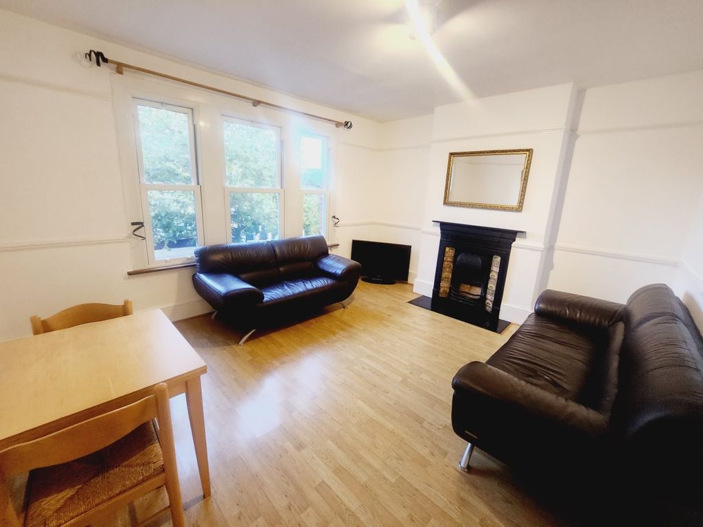 2 bed to rent in Station Road, London W7, £1,700 pcm Zoopla