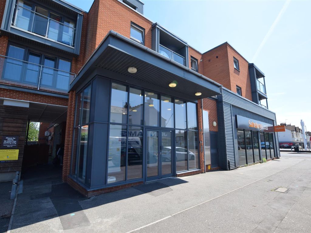 2 bed flat for sale in Southchurch Road, SouthendOnSea SS1 Zoopla