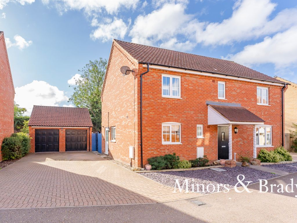 4 bed detached house for sale in Blazey Drive, Wymondham NR18 Zoopla