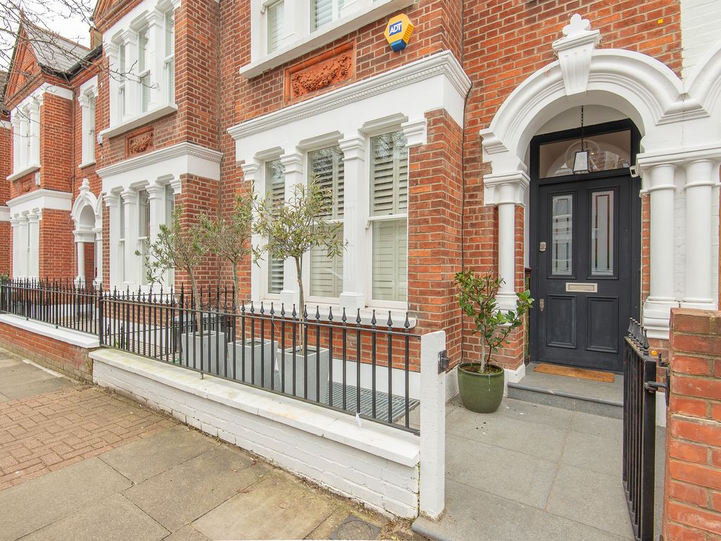 5 bed terraced house for sale in Manchuria Road, London SW11, £