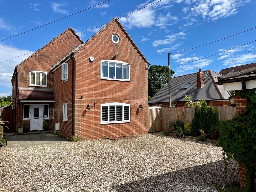 4 bed detached house for sale in Broad Lane, Upper Bucklebury, Reading