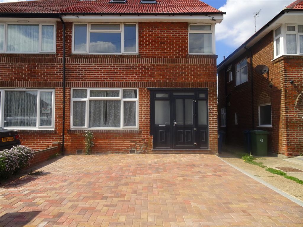 5 bed property to rent in Weston Drive, Stanmore HA7 Zoopla