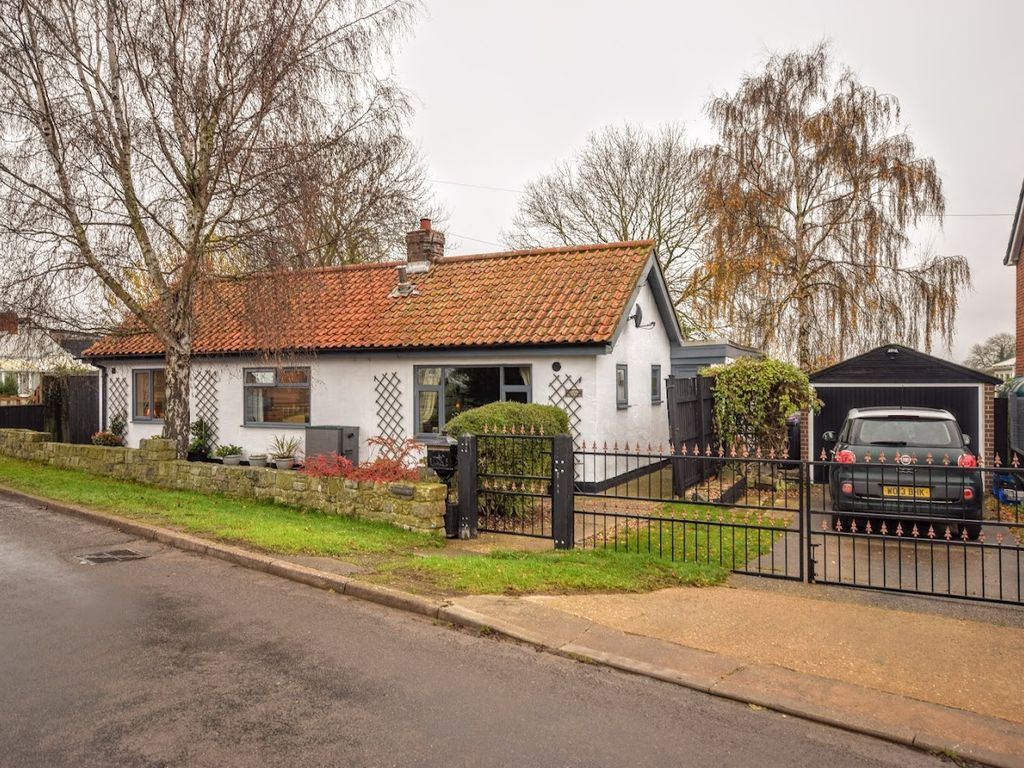 3 bed bungalow for sale in Main Road, Covenham Saint Bartholomew LN11