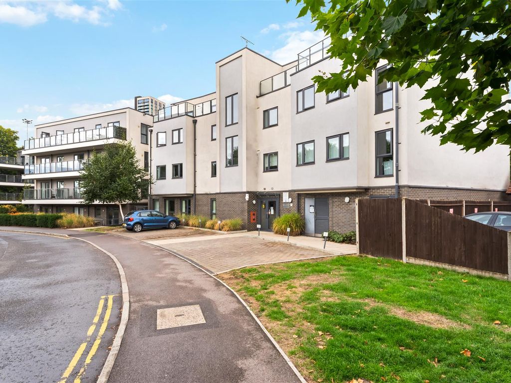 1 bed flat for sale in Bradfield Close, Woking GU22 Zoopla