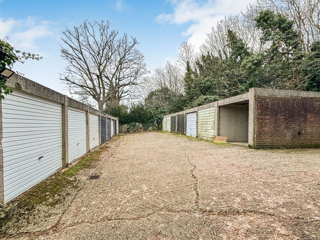 Property for sale in Avenue Road, London N6, £30,000 Zoopla