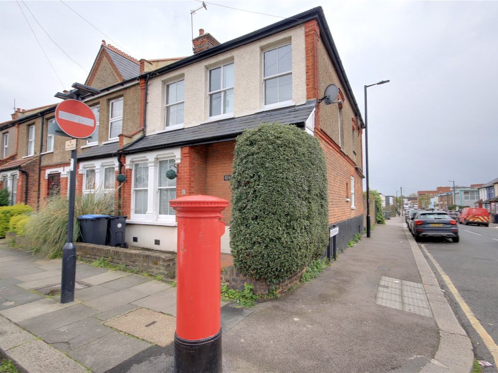 4 bed end terrace house for sale in Kingsway, Enfield EN3 Zoopla